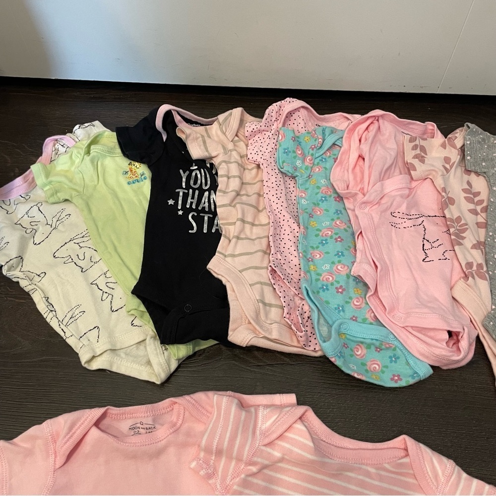 Assorted 0-3 Months Baby Onesies - Picture 3 of 5